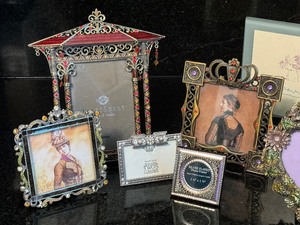 lot 233 image: Variety of Decorative Picture Frames