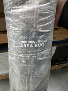 lot 16 image: Hampton Bay - Grey Diamond 5x7 - IndoorOutdoor Patio Area Rug