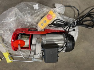 lot 6 image: Vevor - 2200lbs Electric Hoist