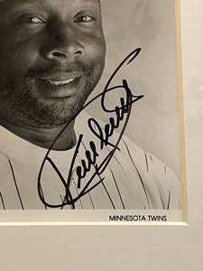 lot 2 image: Kirby Puckett Signed and Framed 8x10 Photo Minnesota Twins Baseball
