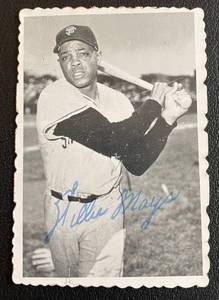 lot 7B image: Willie Mays 1969 Topps Deckle Edge #33 Vintage Baseball Card