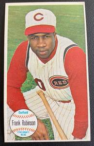 lot 21E image: Frank Robinson 1964 Topps Giant #29 Vintage Baseball Card