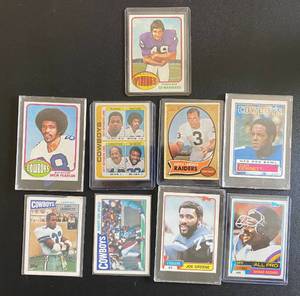 lot 14F image: 10 Card 1970-1987 Vintage Football Star Lot - Tony Dorsett, Drew Pearson, Joe Greene, and more