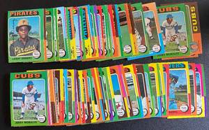 lot 15F image: 1975 Topps Baseball Lot of 100 Vintage Cards