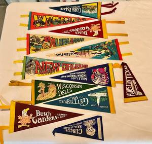 lot 73B image: Lot of 12 Vintage Pennants - Circus Hall of Fame, Busch Gardens, Gettysburg, Wisconsin Dells, Mille Lacs, New Orleans, Sea Life Park, Aloha Hawaii, Wyoming, Corn Palace, Houston Texas