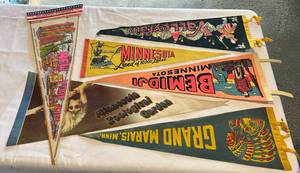 lot 78B image: Lot of 6 Vintage Pennants - Grand Marais, Bemidji, Minnesota, Valleyfair, New York, and Zoological Garden
