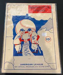 lot 39 image: Vintage 1961 Minnesota Twins Official Baseball Program and Scorecard