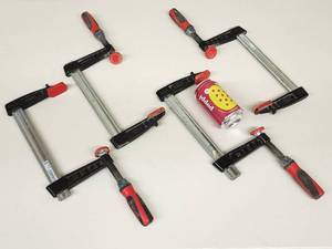 lot 24 image: (4) Assorted Bessey Woodworking Clamps
