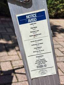lot 97 image: Husky 4 ft Aluminum Step Ladder