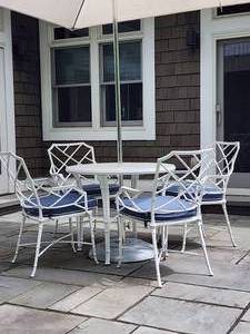 lot 69 image: Awesome White Enameled Cast Iron Patio set with Umbrella and Blue Cushions