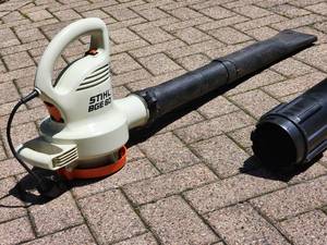 lot 139 image: Stihl BGE 80 Electric Leaf Blower  Vacuum