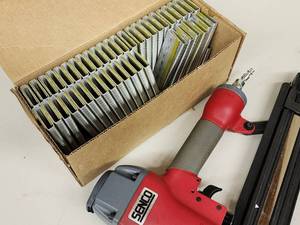 lot 103 image: Senco 1617 Gauge Crown Stapler Air Gun