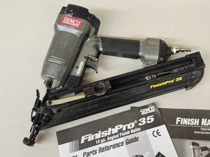 lot 107 image: Senco Finish Pro 35 15 Gauge Angled Finish Nailer Air Tool