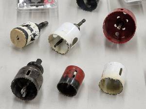 lot 100 image: Large Assortment of Hole Saws