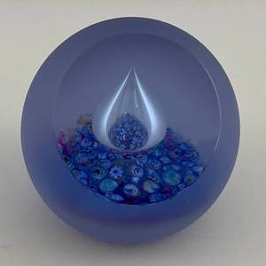 lot 2 image: EST. $250.00 - $350.00 Vintage Bergstrom-Mahler Museum Of Glass Ornate Paperweight