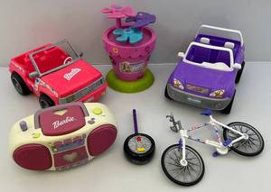 lot 193 image: Misc. Vintage Barbie Items