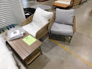 lot 125 image: 4 pc Patio Set