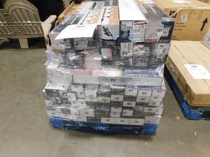 lot 175 image: WHOLESALE PALLET LOT OF TRACK LIGHTING