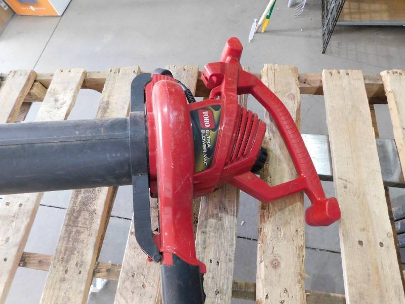 Toro Electric Leaf Vac  Blower