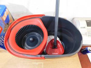 O-Cedar EasyWring Deep Clean Microfiber Spin Mop with Bucket System and 2 Extra Deep Clean Mop Head Refills