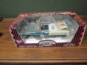 lot 31 image: Gearbox 1955 Chevy Bel Air model ca...