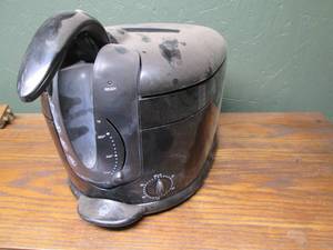 lot 35 image: Euro Pro cooker...