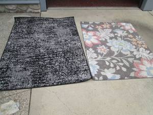lot 16 image: 2 rugs largest is 52 x 72...
