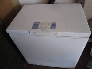 lot 29 image: Whirlpool chest freezer...