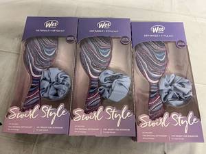 3 Swirl Style Wet Brush and Scrunchie