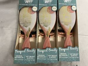 3 Tranquil Beauty Wet Brush and and Hair Elastics