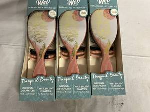 3 Tranquil Beauty Wet Brush and and Hair Elastics