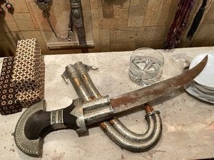 lot 61 image: Early Antique Moroccan Jambiya Sword wSheath