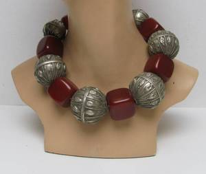 lot 108 image: Antique Yemeni Bedouin LARGE Silver & Amber Bead Necklace