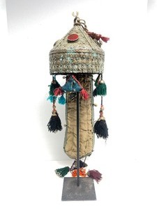 lot 133 image: Antique Turkoman or Central Asian Crown  Headdress wSilver Medallion &amp other Decoration #1
