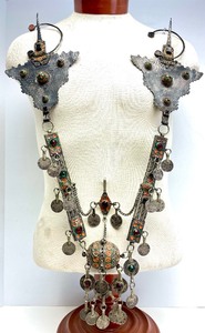 lot 127 image: Exceptional HUGE Antique 19th Century Moroccan Berber Silver Necklace  Chest Piece