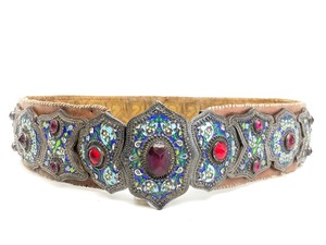 lot 130 image: Fine 19th Century Central Asian Enameled Silver Belt&nbsp