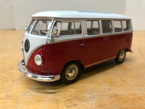 Die-Cast 1962 Volkswagen Bus