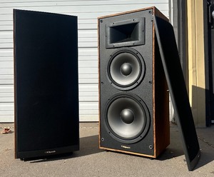 Pair of Klipsch 5.2 Speakers