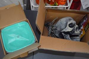 lot 40 image: Mixed Lot of Household Items and Decor