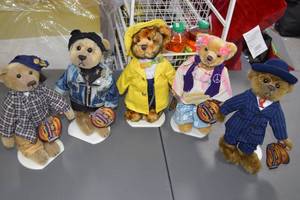 lot 43 image: Brass Button Bears Collectible Plush Lot of 5