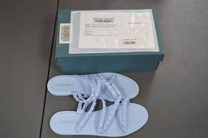 lot 52 image: Lot of Two Pairs of Womens Slide Sandals - Olivia Miller & Bueno