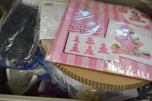 lot 63 image: Lot of Assorted Party Supplies