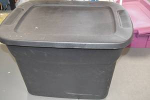 lot 91 image: Lot of Halloween Decorations and Makeup Supplies in Storage Bin