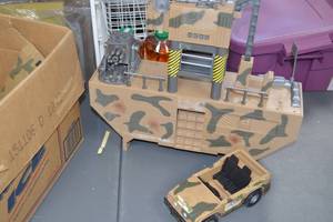 lot 119 image: Lot of Vintage Military Action Figures and Vehicles