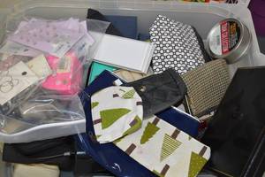 lot 128 image: Large Assortment of Jewelry and Accessories
