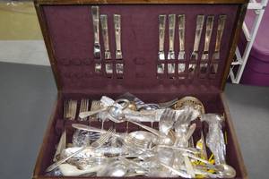 lot 153 image: Vintage Silver-Plated Flatware Set with Wooden Case