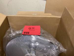 HANDY HEATER 1200-Watt Electric Oscillating Ceramic Parabolic Space Heater    Customer Returns See Pictures