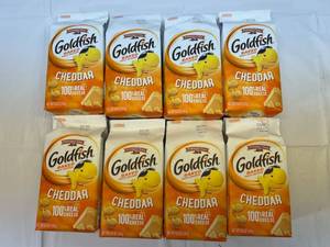KK. 8x 6.6oz Goldfish Cheddar Crackers