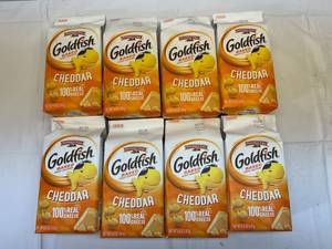 KK. 8x 6.6oz Goldfish Cheddar Crackers