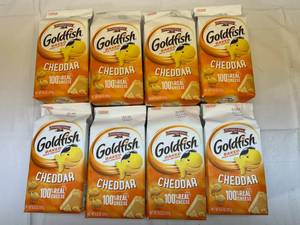 KK. 8x 6.6oz Goldfish Cheddar Crackers
